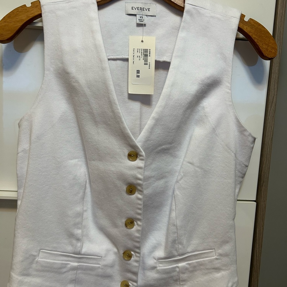 NWT EVEREVE Sierra DENIM VEST